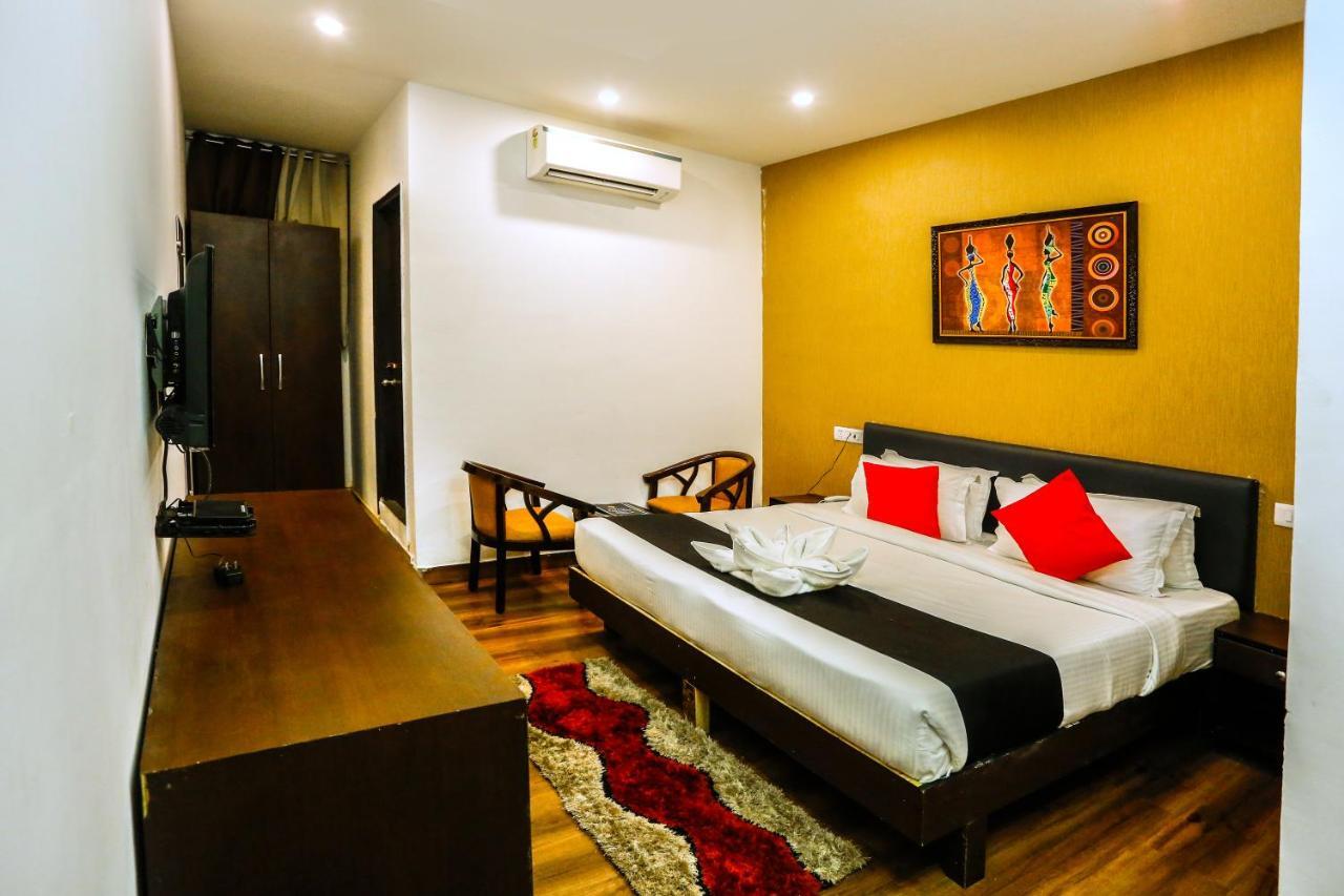 Airport Hotel Tashree New Delhi Eksteriør bilde