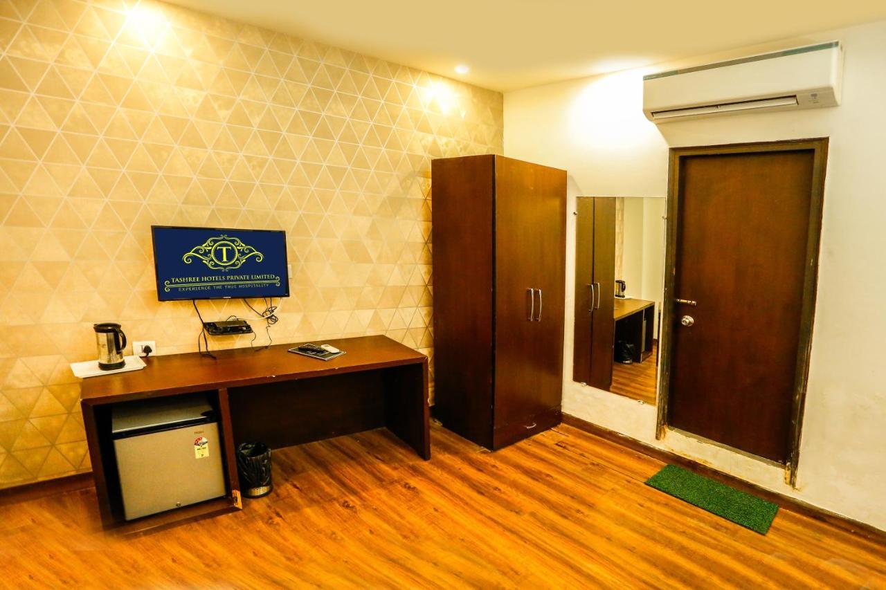 Airport Hotel Tashree New Delhi Eksteriør bilde