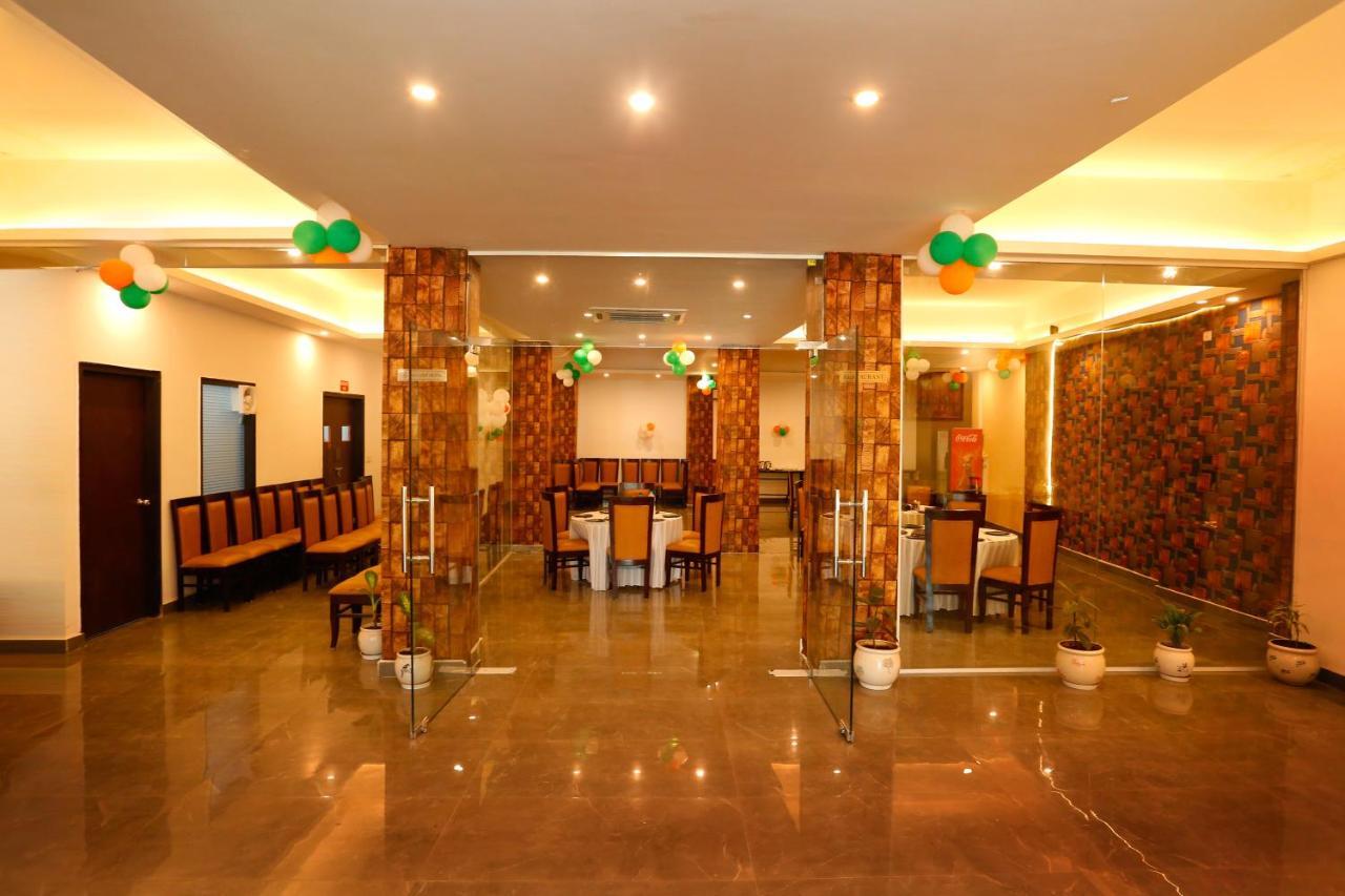 Airport Hotel Tashree New Delhi Eksteriør bilde